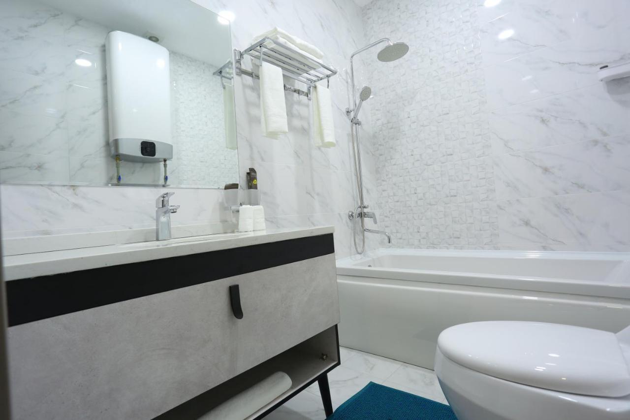 דושאנבה Hotel 777 מראה חיצוני תמונה